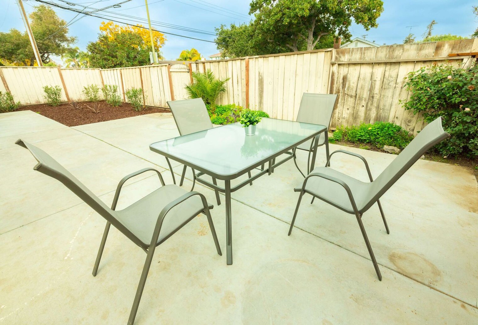 Building Photo - 240 E Hedding St