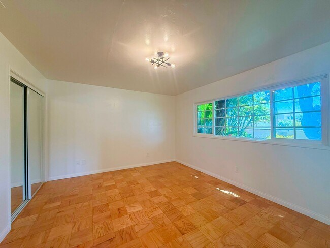 Building Photo - Welcome to Pacific Beach Coastal Living – 3BR/2BA Home