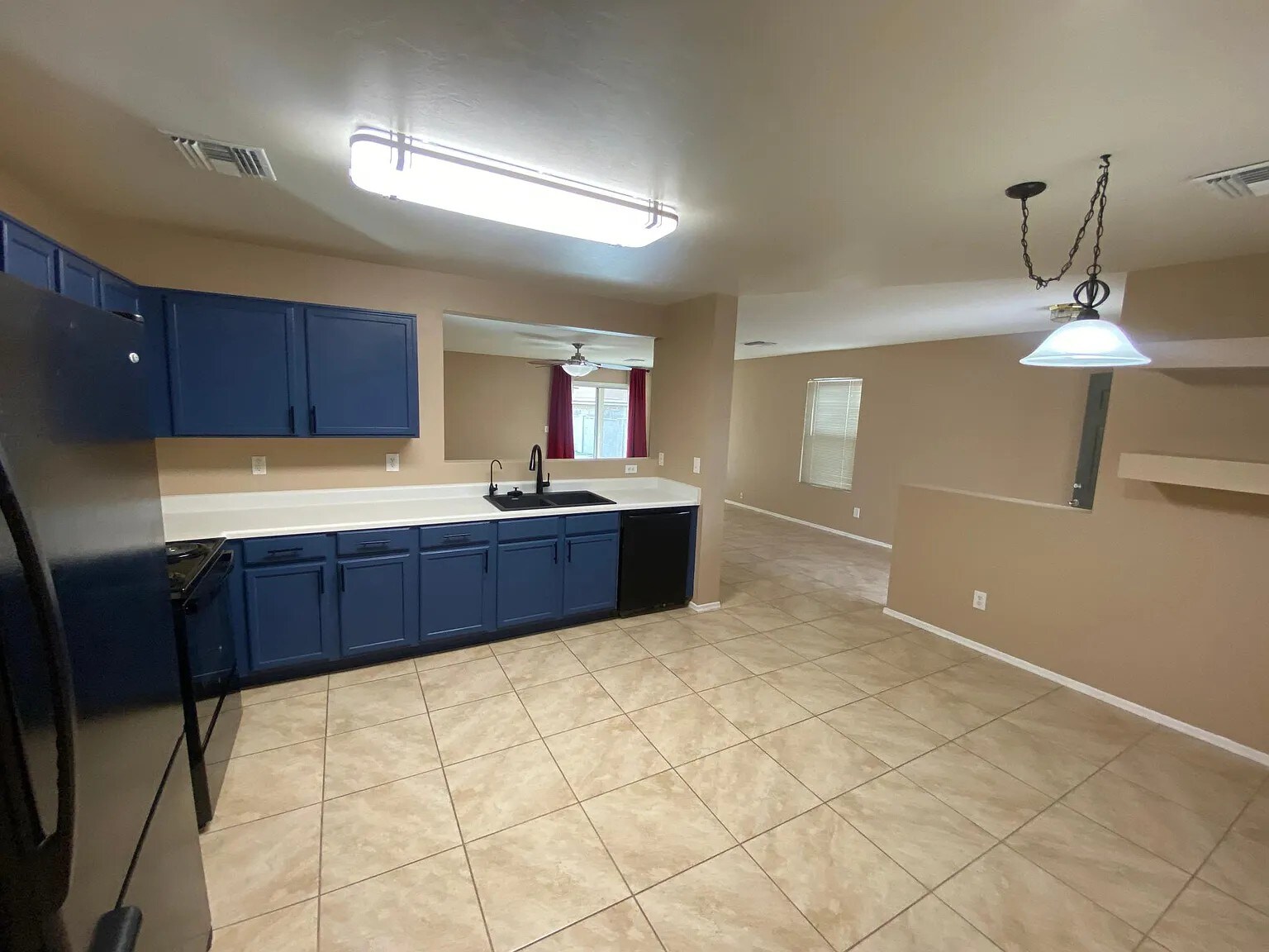 Building Photo - 9324 N Red Diamond Ave