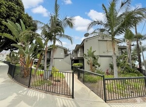 Building Photo - Upgraded West Ventura Apartment with Balcony