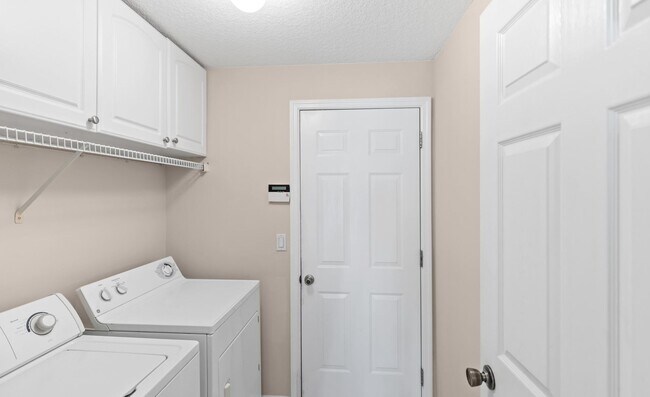 Building Photo - Unique Opportunity, Julington Creek Plantation Beauty