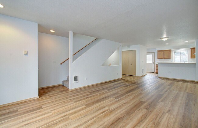 Building Photo - Beautiful 3 Bd 3 Ba Home in Bagley Downs Neighborhood