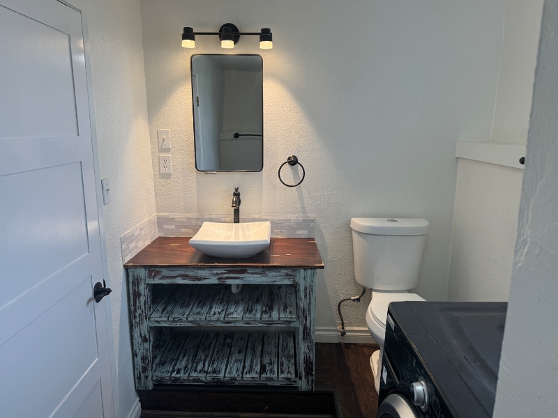 Building Photo - 9441 Maple Dr NE