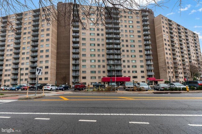 Building Photo - 2500 N Van Dorn St