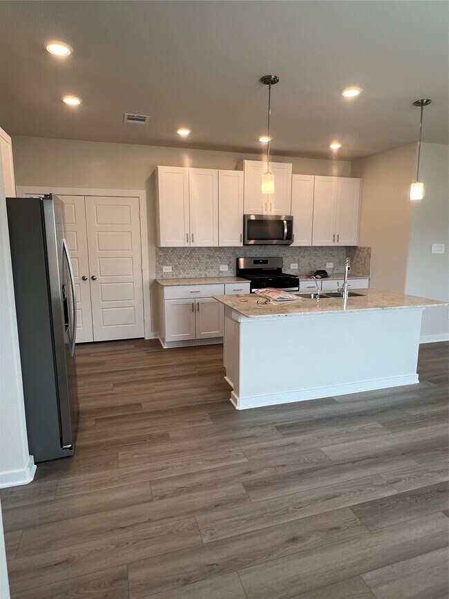 Building Photo - 1722 Cayden Oak Ln