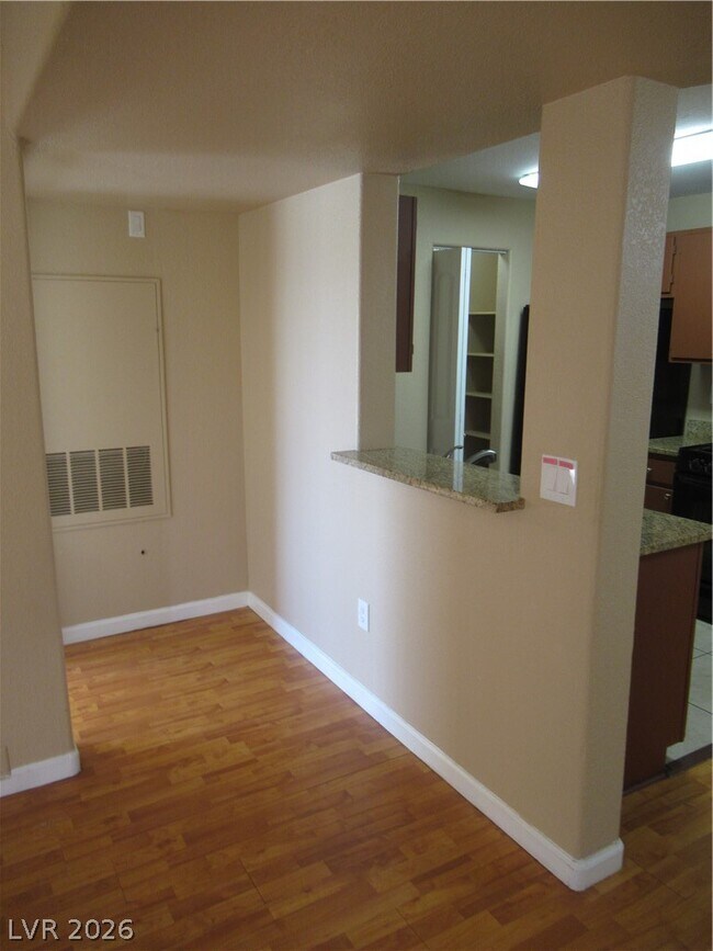 Building Photo - 2120 Ramrod Ave