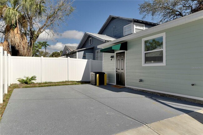 Building Photo - 2810 N 16th St