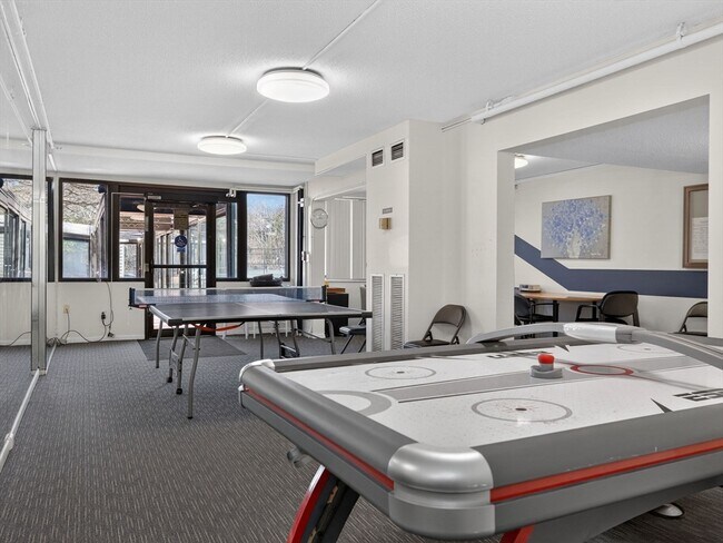 Building Photo - 250 Hammond Pond Pkwy