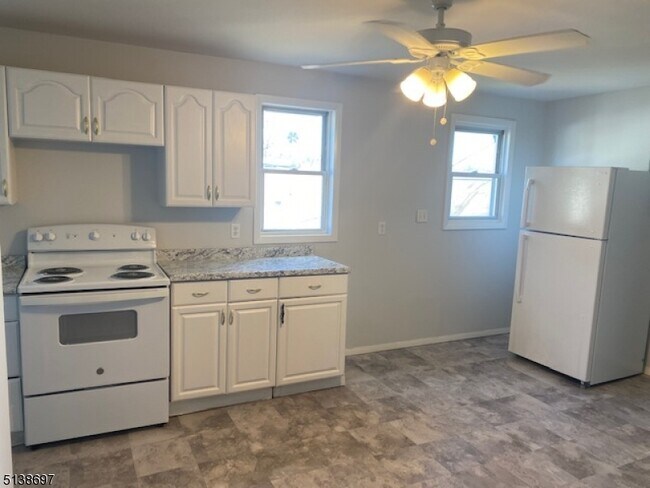 Building Photo - 45 Broad St