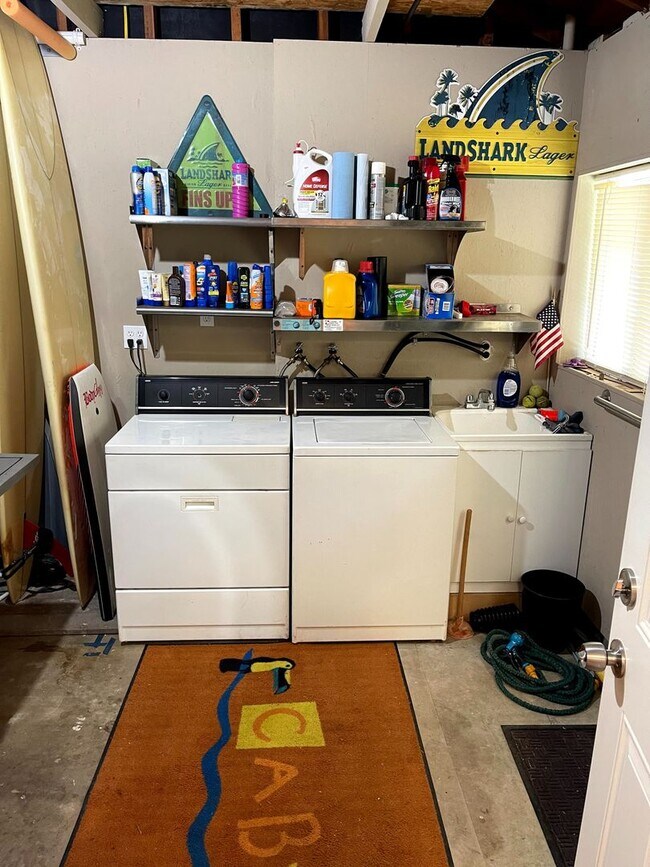 Building Photo - Charming Updated South O  BEACH HOUSE, Hug...