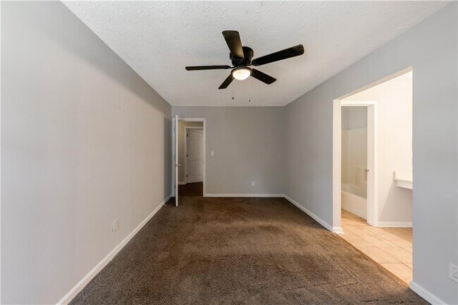 Building Photo - 776 Crestside Ct