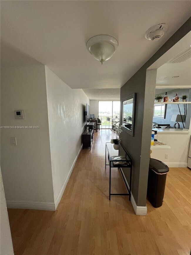 Building Photo - 13499 Biscayne Blvd