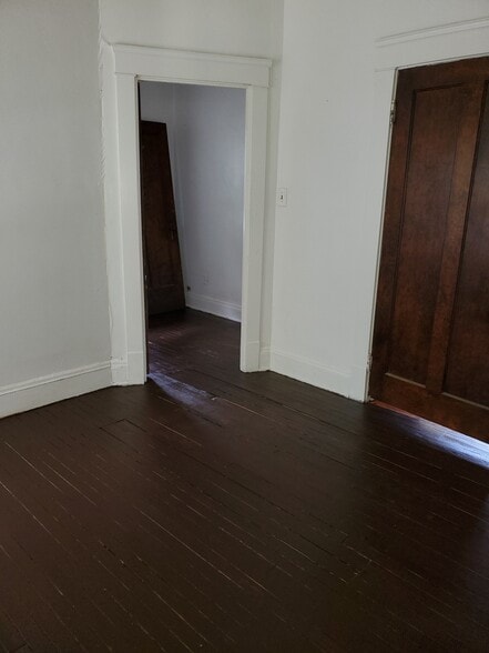 bedroom - 16516 Endora Rd