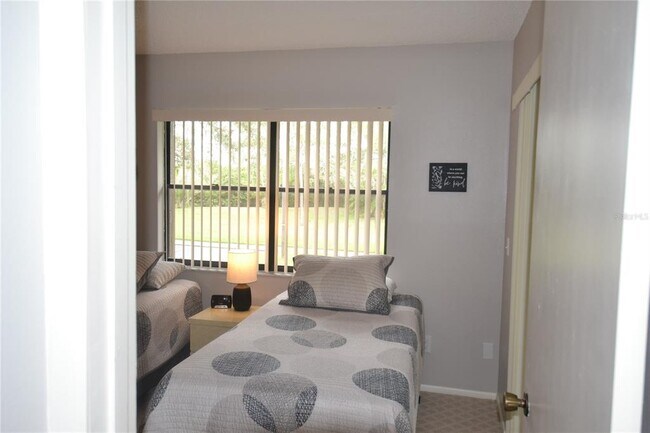 Building Photo - 284 Woodlake Wynde