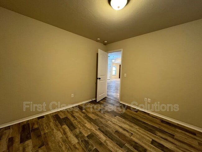Building Photo - 19804 Serenade Way