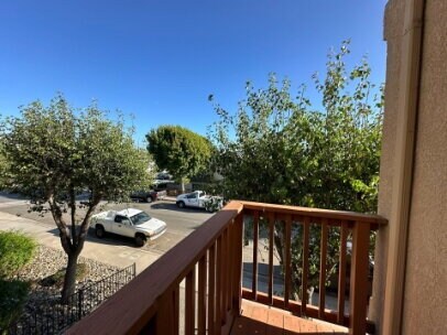 Building Photo - Pet Friendly