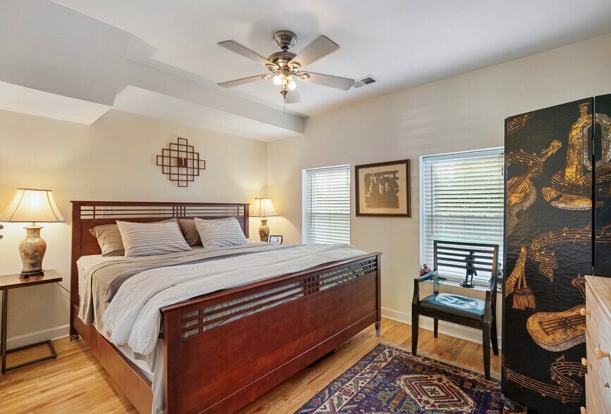 Master bedroom staged - 2554 W Rosemont Ave