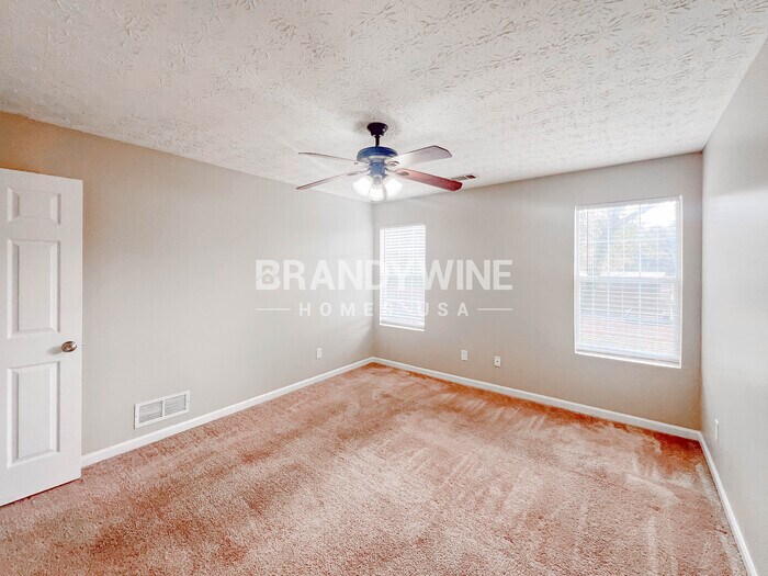 Building Photo - 371 Walker Dr