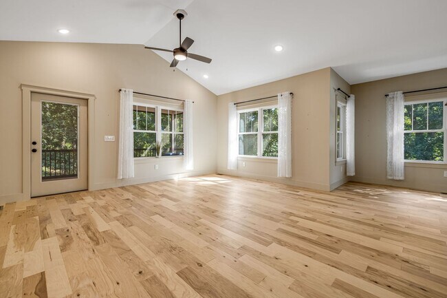 Building Photo - 40 Rangeley Dr