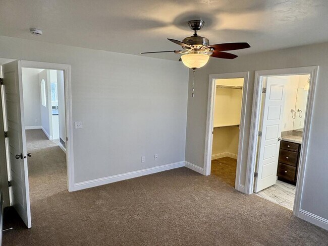 Building Photo - 2175 Roy Dr