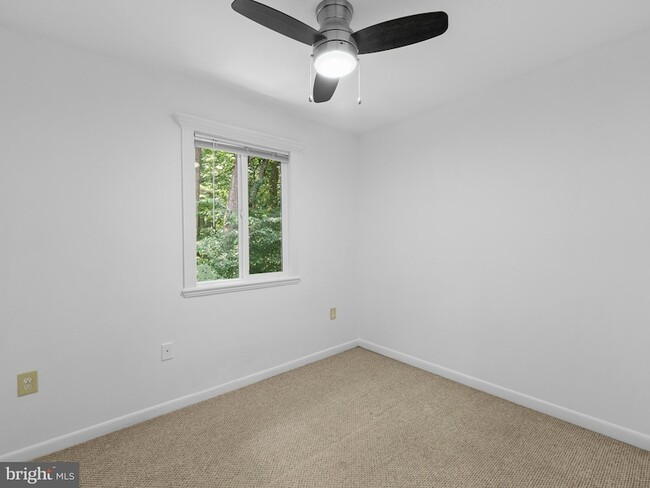 Building Photo - 2459 Pyrenees Ct