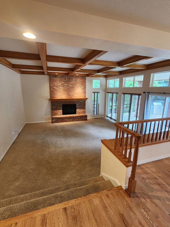 Building Photo - Welcome Home! Beautiful house in Highlands...