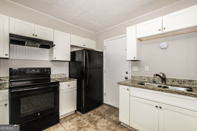 Building Photo - 3024 Kingston Ct