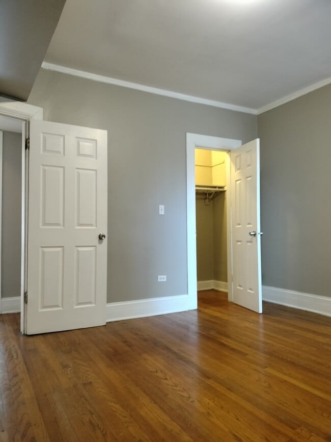 Building Photo - 7729 S Essex Ave