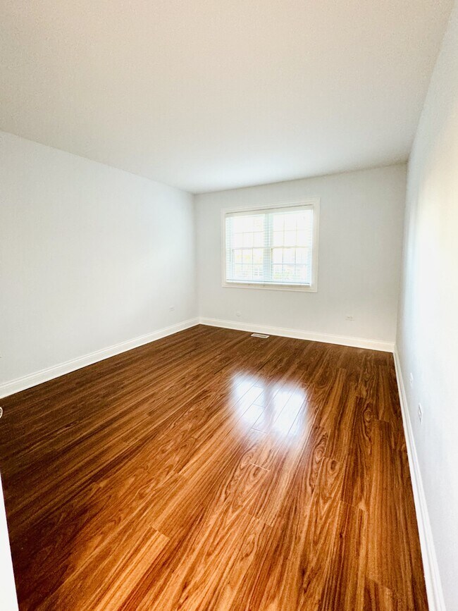 Building Photo - 35 Foxcroft Rd