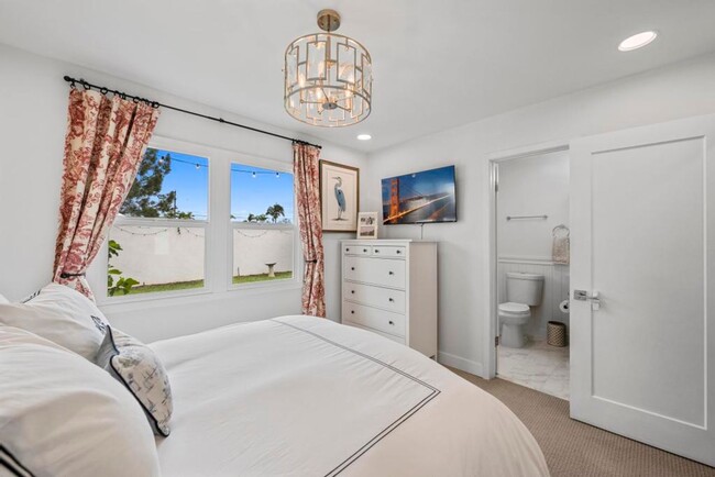Building Photo - Open Concept 3 Bedroom, 2 Bath Craftsman H...