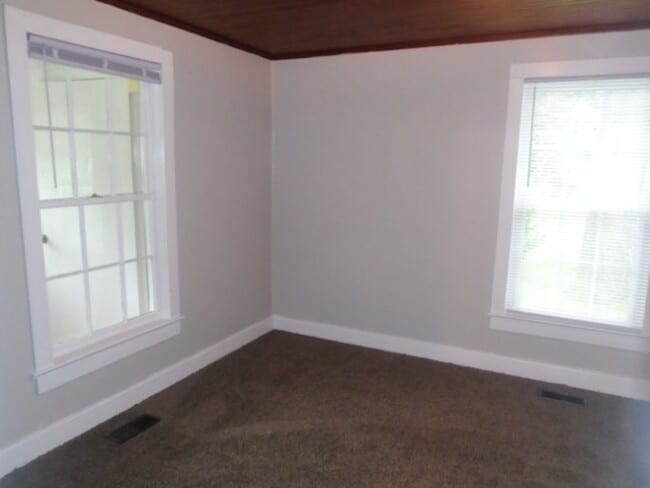 Building Photo - Plenty of Space in Hope Mills! $1050/month!