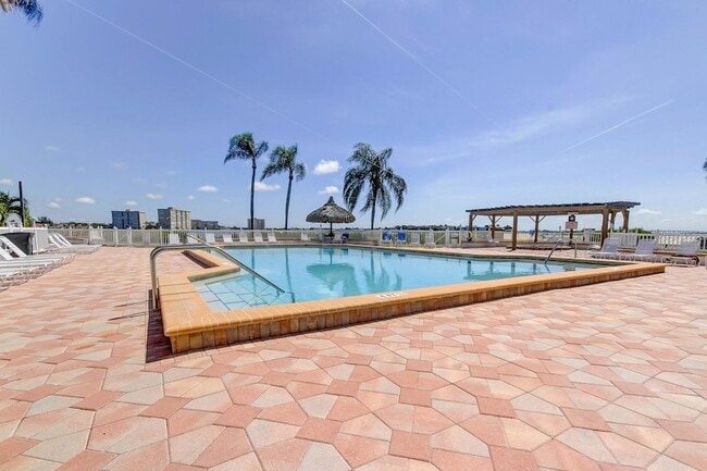 Building Photo - 6218 Palma Del Mar Blvd S