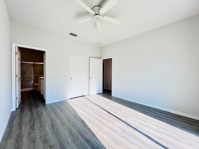 Building Photo - 1487 Las Villas Blvd