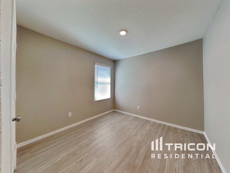 Building Photo - 10247 Devon Wheel St