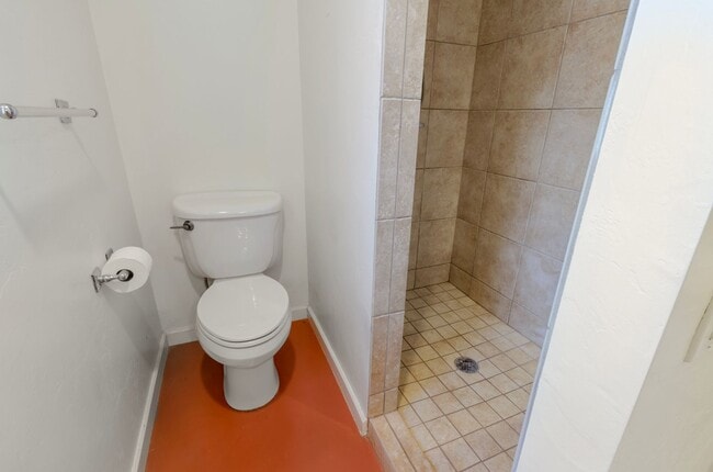 Building Photo - University Bungalow