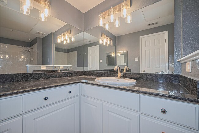 Building Photo - 1330 Old Spanish Trl