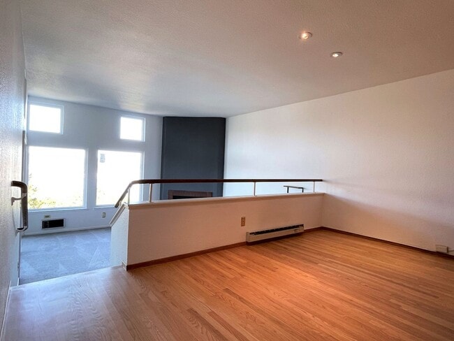 Building Photo - 515 Headlands Ct
