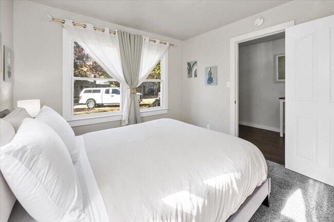 Building Photo - 2600 N 29th St