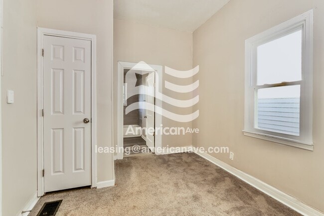 Building Photo - 912 Watt St