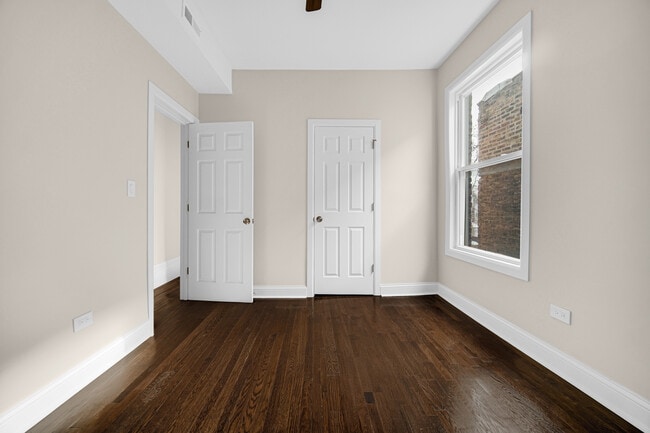 Building Photo - 7011 S Prairie Ave