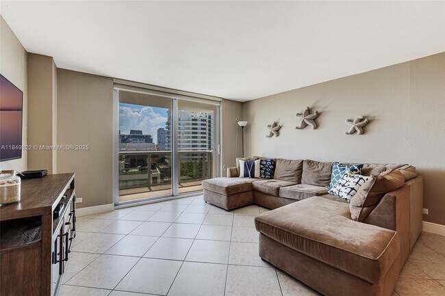 Building Photo - 6039 Collins Ave