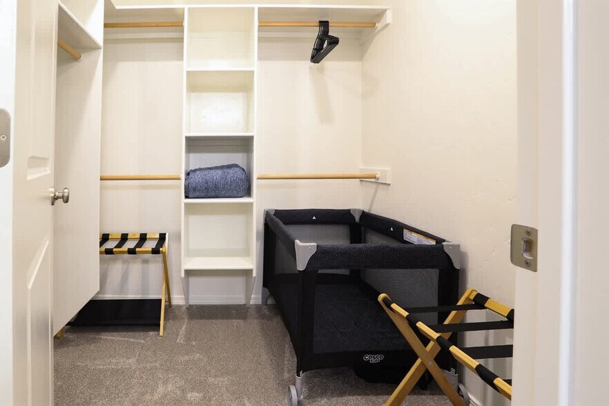 Building Photo - 609 N Kimball Ave