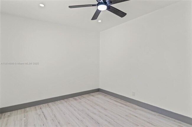 Building Photo - 7913 NW 72nd Ave