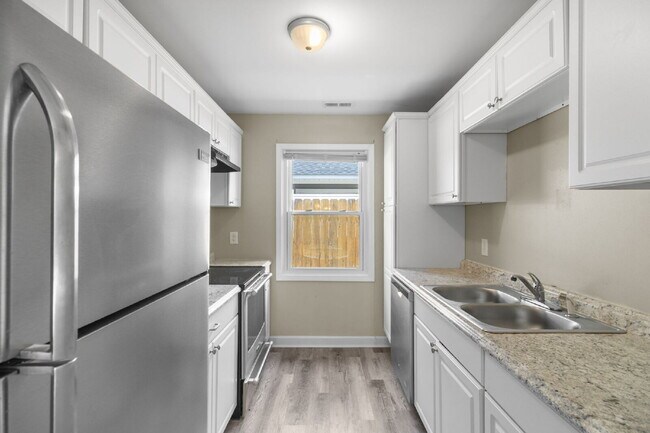 Building Photo - Cozy Timberwood Dr