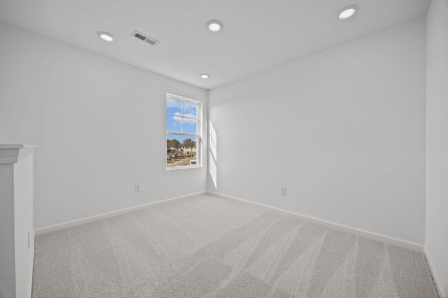 Building Photo - 50% OFF FIRST MONTH RENT!! Charming 4BD/2.5BA Located In Angier NC!!!