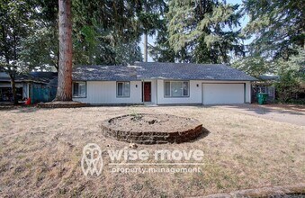 Building Photo - Newly Renovated 3 bedroom with HUGE yard