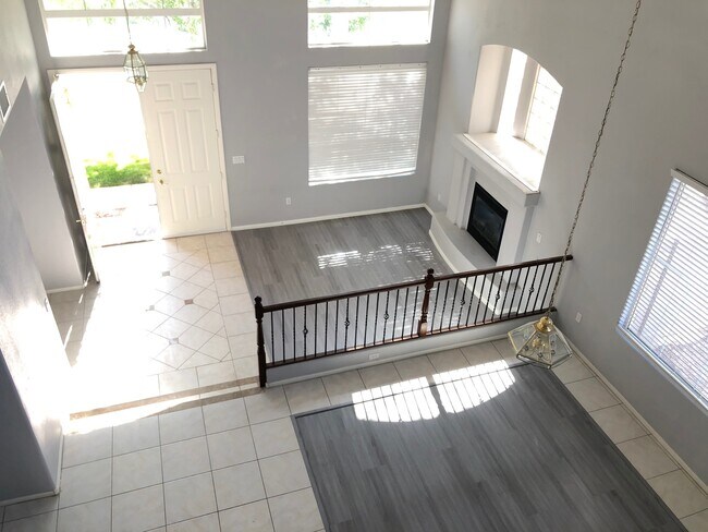 Building Photo - 653 Orbiter Ln