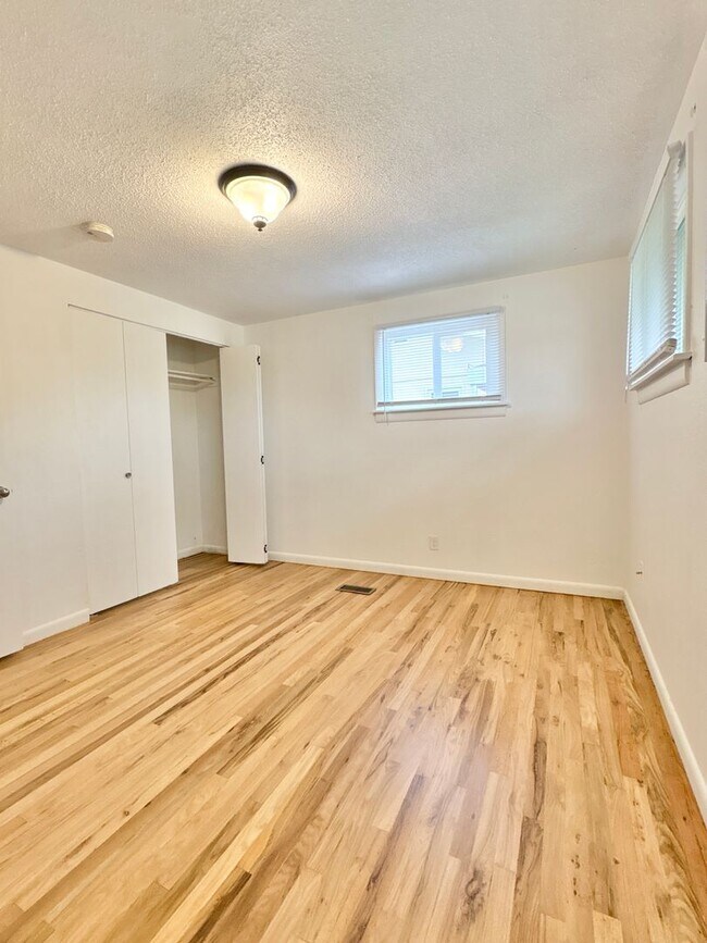 Building Photo - Immaculate, Updated, & Bright Home in West...