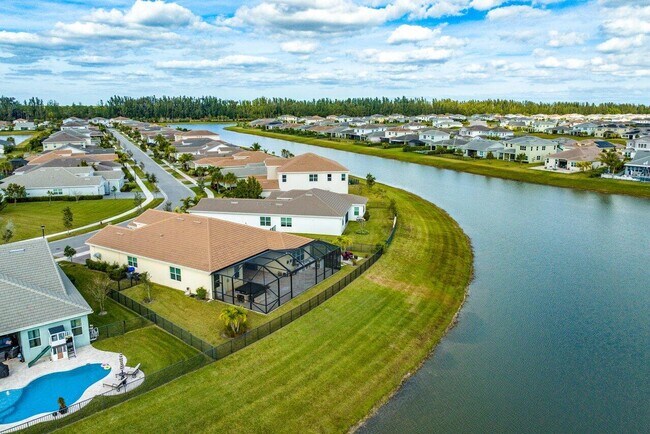 Building Photo - 15964 Whippoorwill Cir