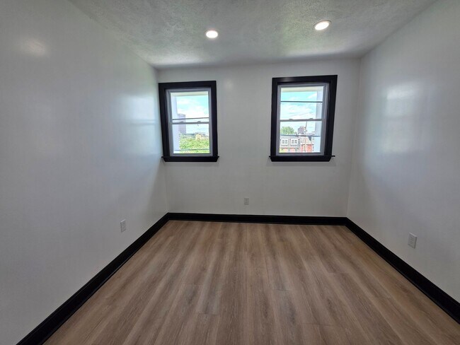 Building Photo - 1111 Freyburg St